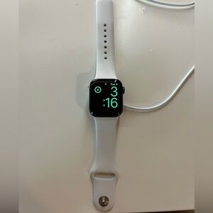 Apple Watch (Series 5 40mm) w/ Charger and White Band